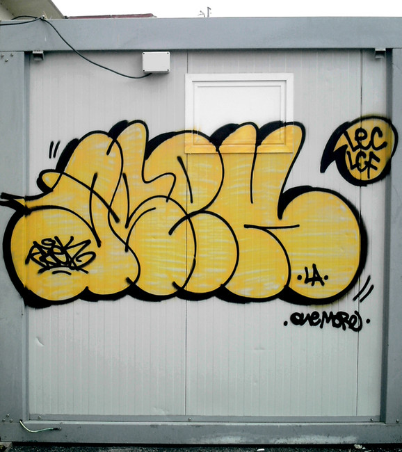 Throw Ups Par Azek - Toulouse (France)